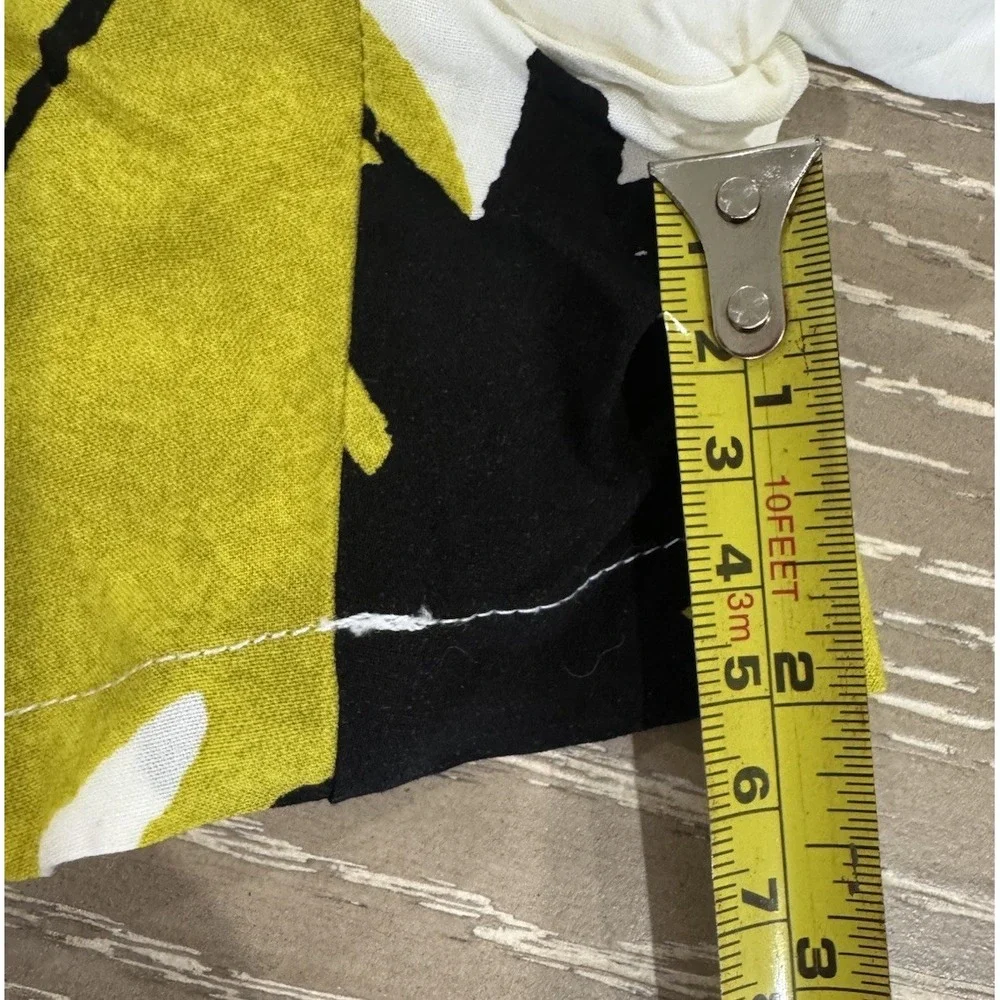 CALIA by Carrie Underwood Printed Rayon Shorts Size M Yellow Black Abstract